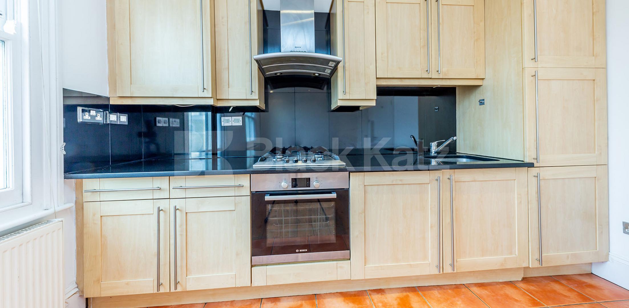 			MODERN ONE BED WITH ROOF TERRACE!, 1 Bedroom, 1 bath, 1 reception Flat			 Tollington Way, HOLLOWAY